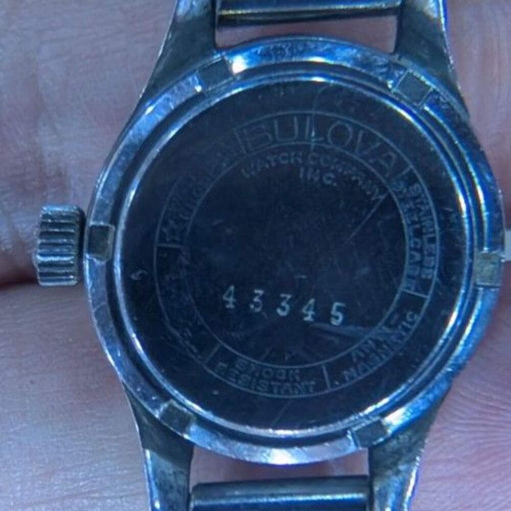 Vintage Bulova Ladies Wristwatch Mechanical Wind-Up For Parts or Repair - Picture 2 of 2